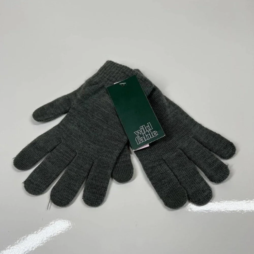 Wild Fable Gray Winter knit Gloves  Touchscreen Compatible one size